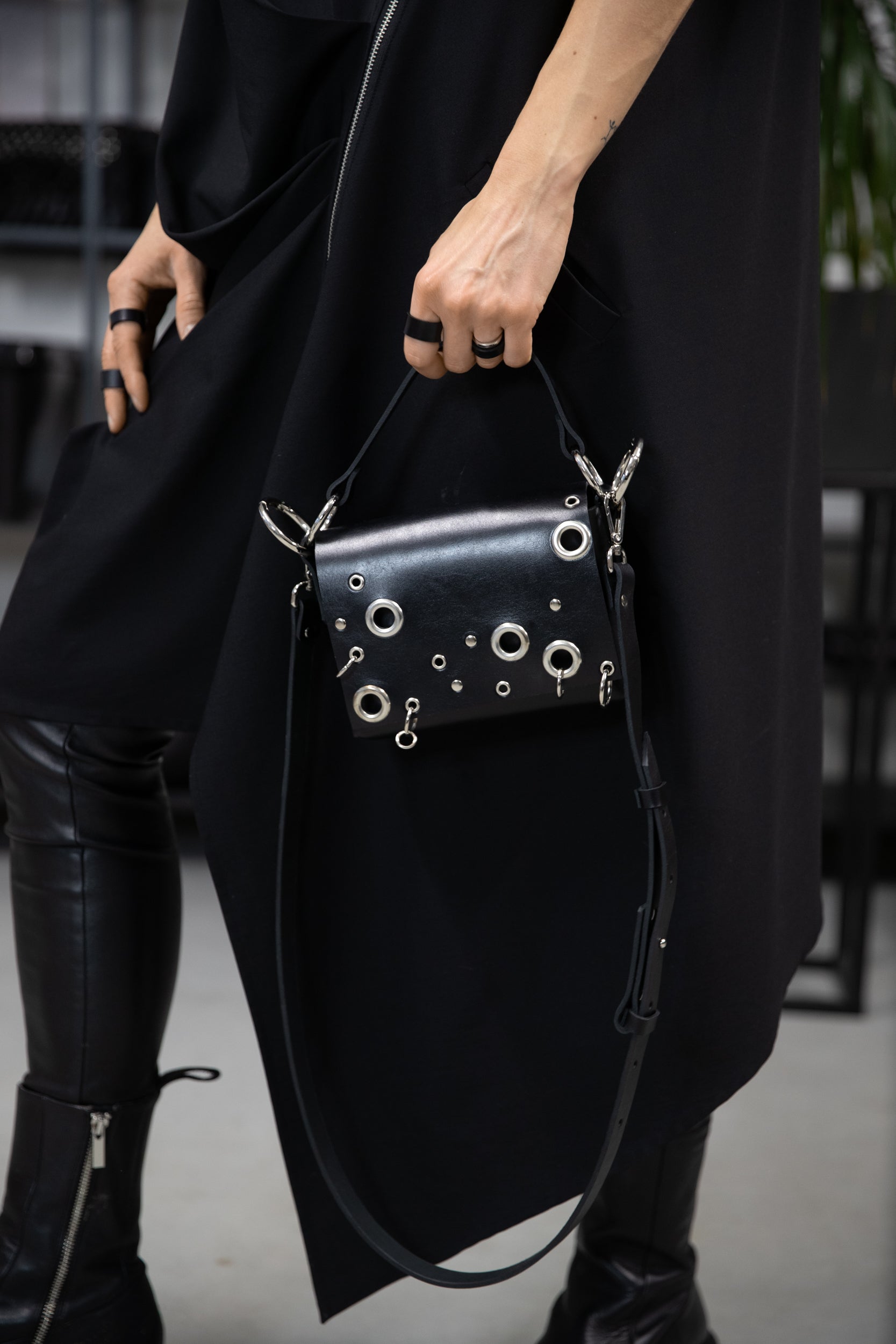 Leather Shoulder Bag Mia Studded Top Grain Design - Snøluv