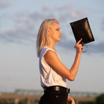 Clutch Nina With a Ring Handle