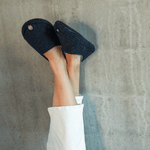 TOKU Budapest Slippers - Dark grey