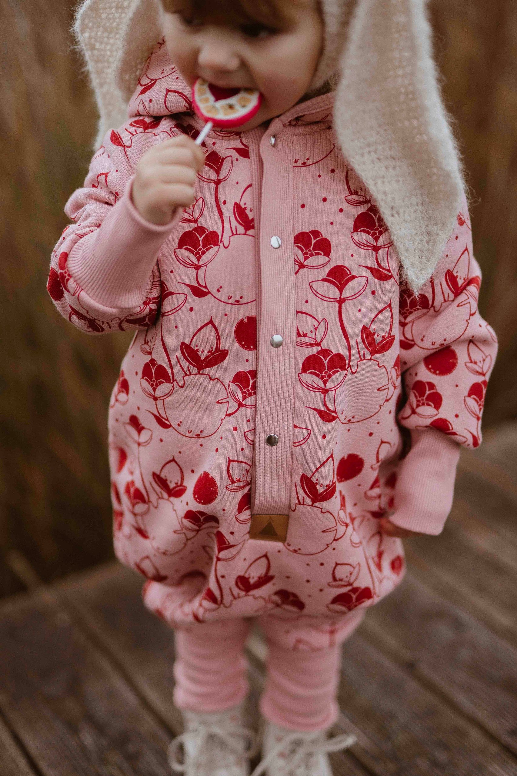 Hooded Baby Romper, Lilies on Pink, Zezuzulla print