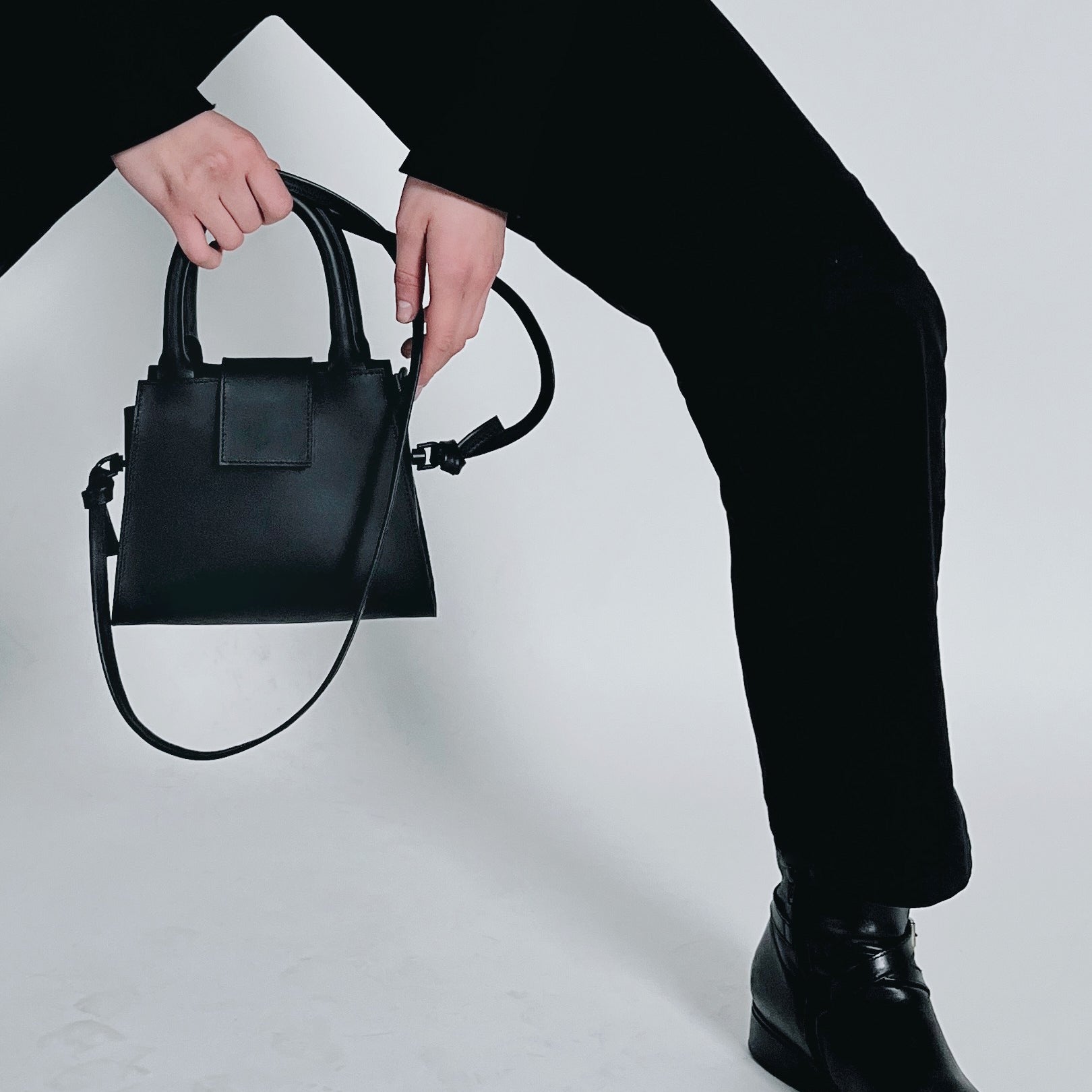Leather Handbag Mini Structured Crossbody Design - Snøluv
