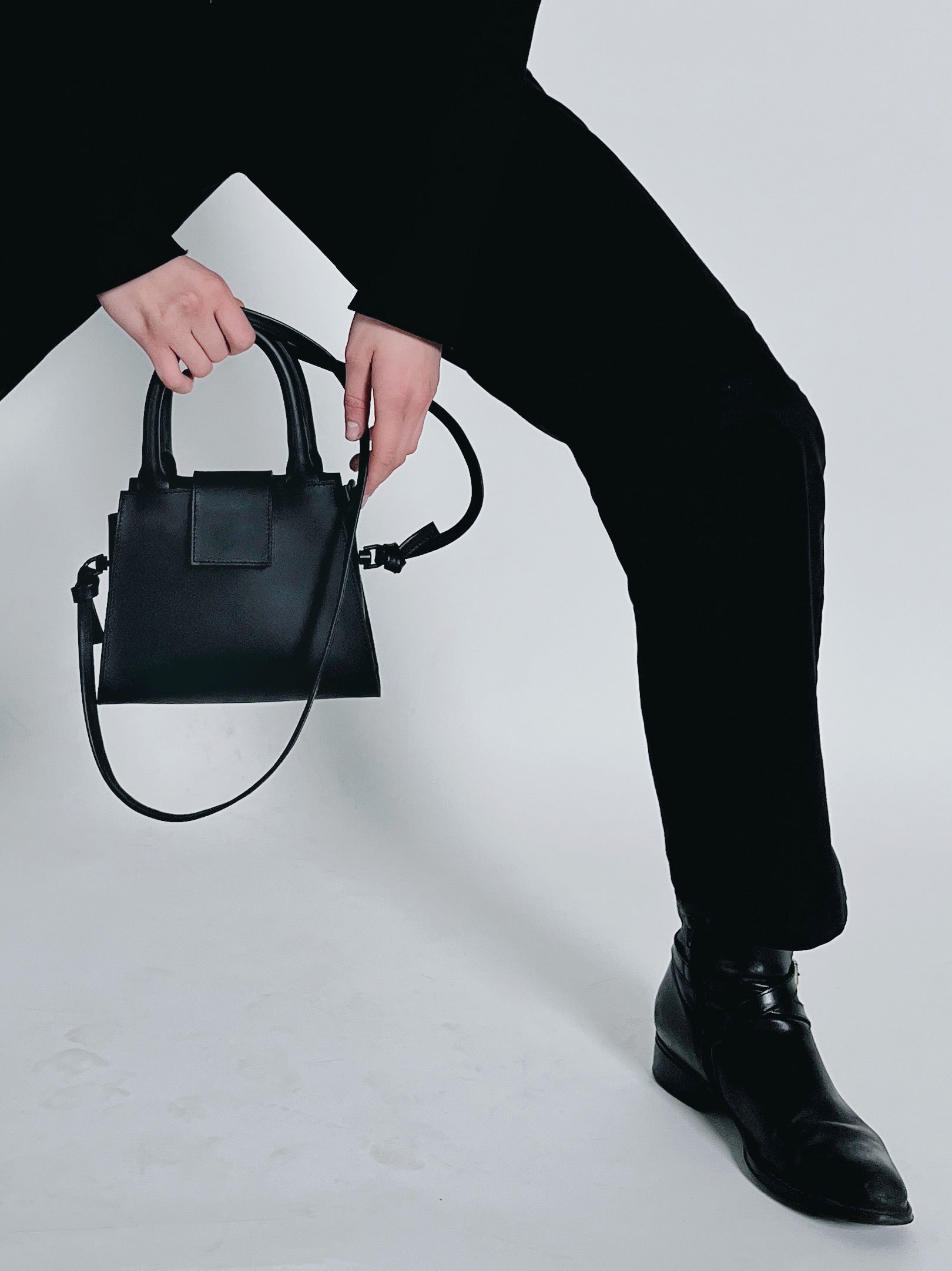 Leather Handbag Mini Structured Crossbody Design - Snøluv