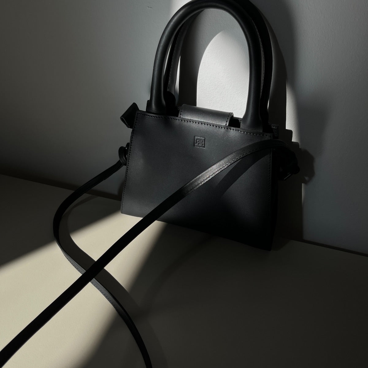 Leather Handbag Mini Structured Crossbody Design - Snøluv