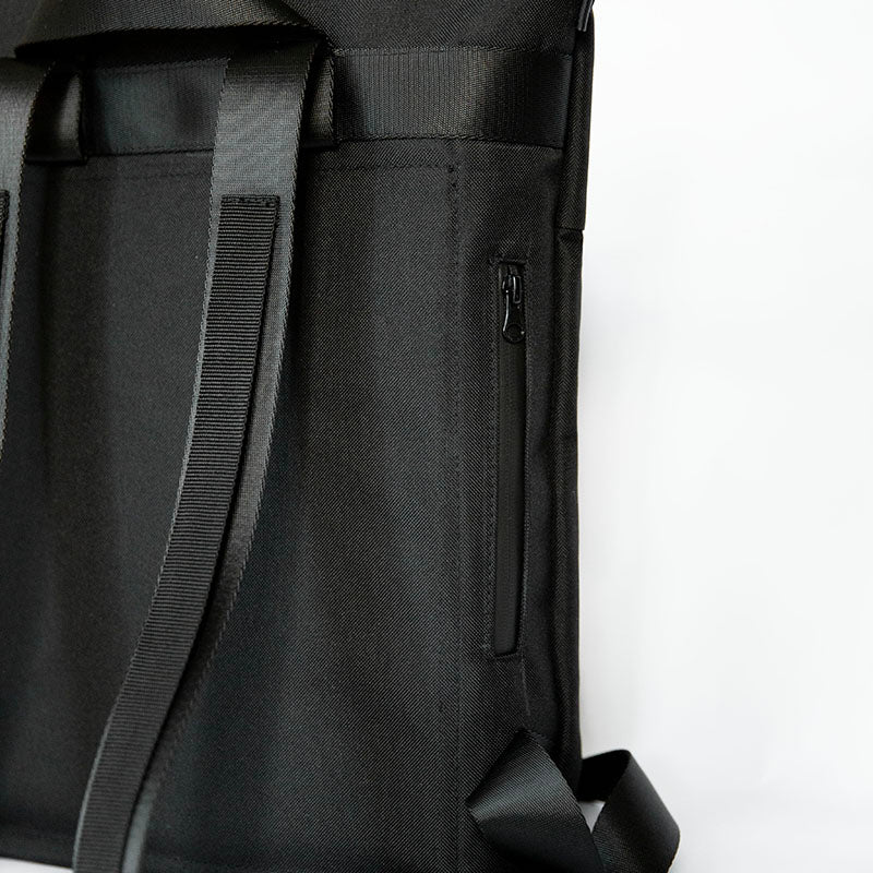 HØLAR Weatherproof Backpack