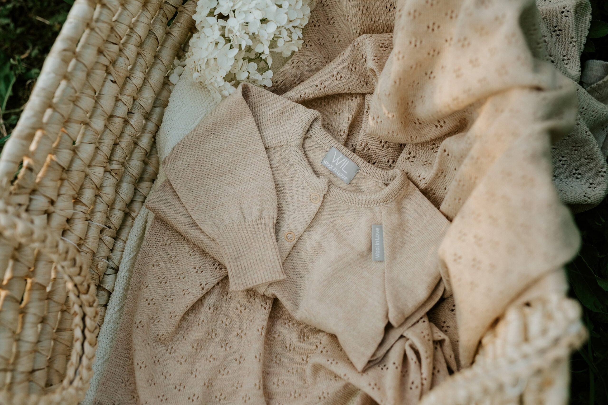 Merino Wool Baby Gift Set JOY, Newborn Blanket Romper and Bonnet - Snøluv